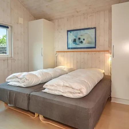 Дом отдыха Awesome Home In Blavand With Sauna Блаванн