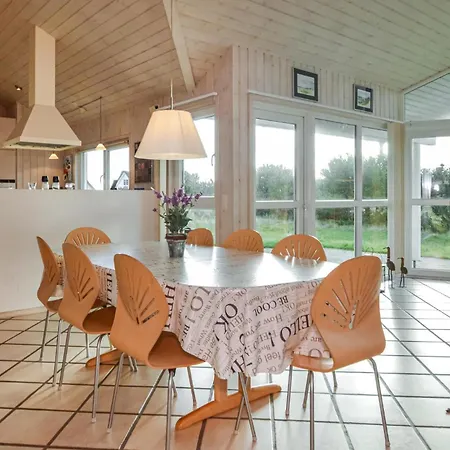4 Bedroom Amazing In Blavand