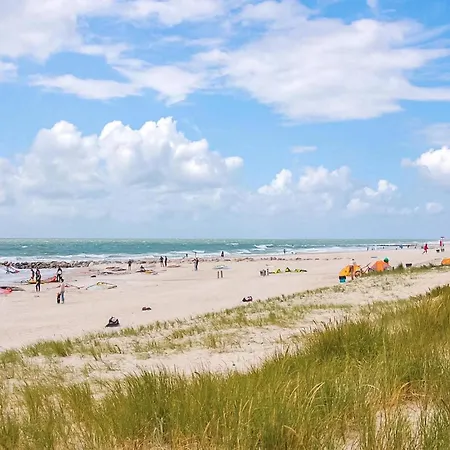 4 Bedroom Amazing In Holiday home Blavand