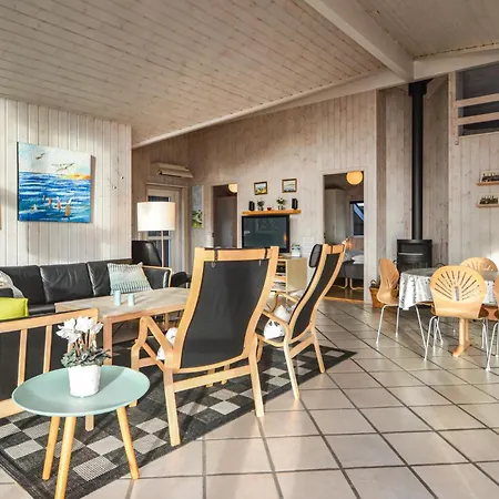 Awesome Home In Blavand With Sauna Блаванн