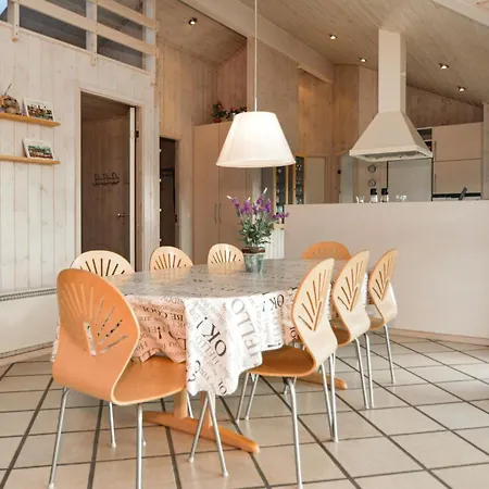 Дом отдыха Awesome Home In Blavand With Sauna Блаванн